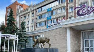 Государственными флагами украсили улицу в Астане