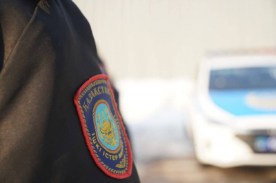 Алматинских полицейских проверят после обвинений путешественницы