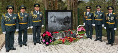 Память павших в ВОВ героев-земляков почтили казахстанские офицеры в Псковской области