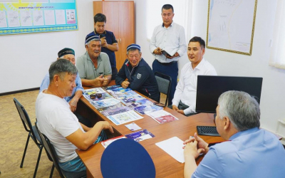 ​Начальник полиции Атырауской области проверил работу участковых в селах ​