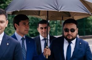 Российский след в Акорде: как Гаджи Гаджиев попал в Қазақстан Халық Кеңесі с бэкграундом в РФ
