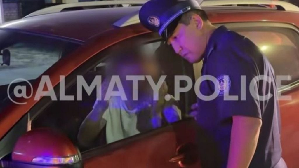 Машину забрали на штрафстоянку, но после визита владельца ее пришлось искать в Алматы (видео)