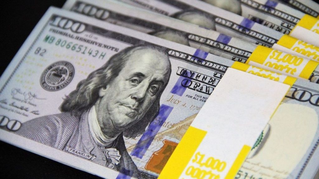 Казахстанец уехал в США и получил 2,2 млн долларов