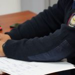 Экс-сотрудника миграционной службы осудили в Уральске из-за 270 тыс. тенге
