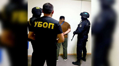Костанайца задержали по подозрению в вымогательстве у студентов