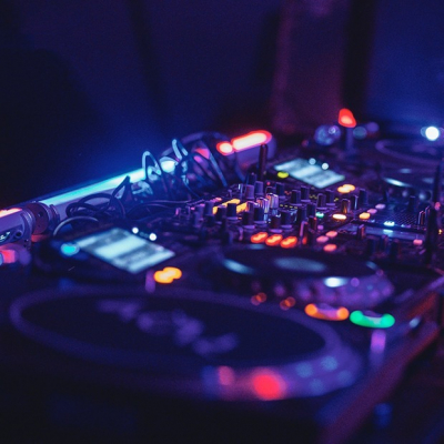 Hard techno и искусство: Как провести выходные в Алматы и столице