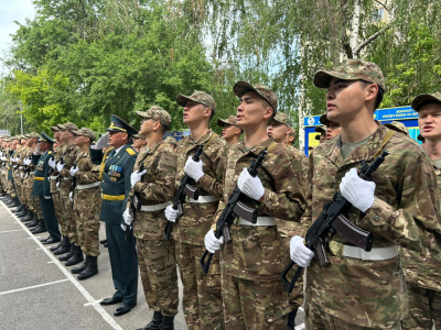 350 студентов приняли военную присягу в Международной образовательной корпорации